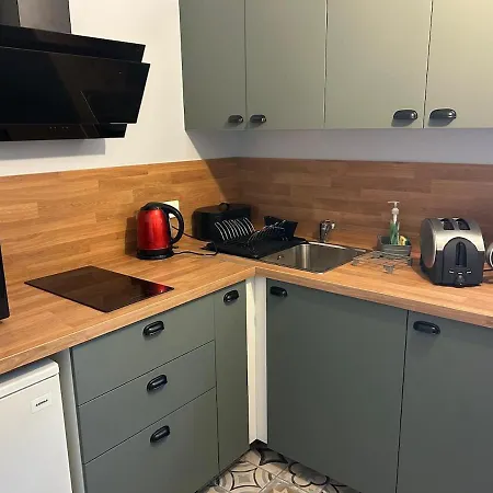 Rez-de-jardin Classe 2 Etoiles Avec Parking, Calme Assure * Lempdes