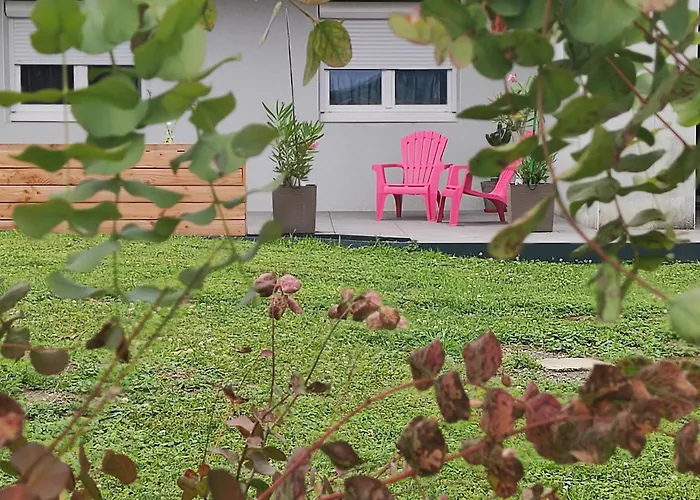 Rez-de-jardin Classe 2 Etoiles Avec Parking, Calme Assure *