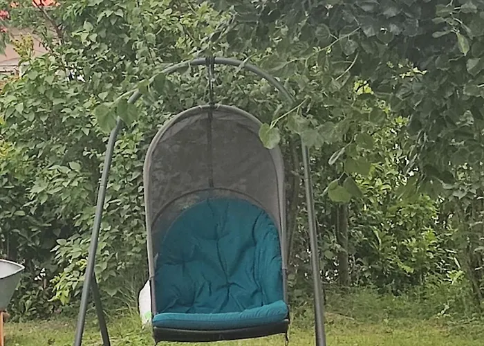 Apartment Rez-de-jardin Classe 2 Etoiles Avec Parking, Calme Assure