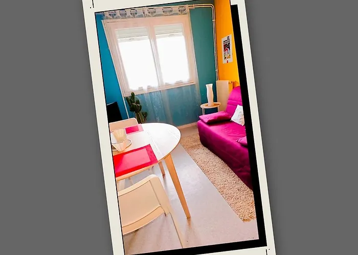 Apartment Rez-de-jardin Classe 2 Etoiles Avec Parking, Calme Assure